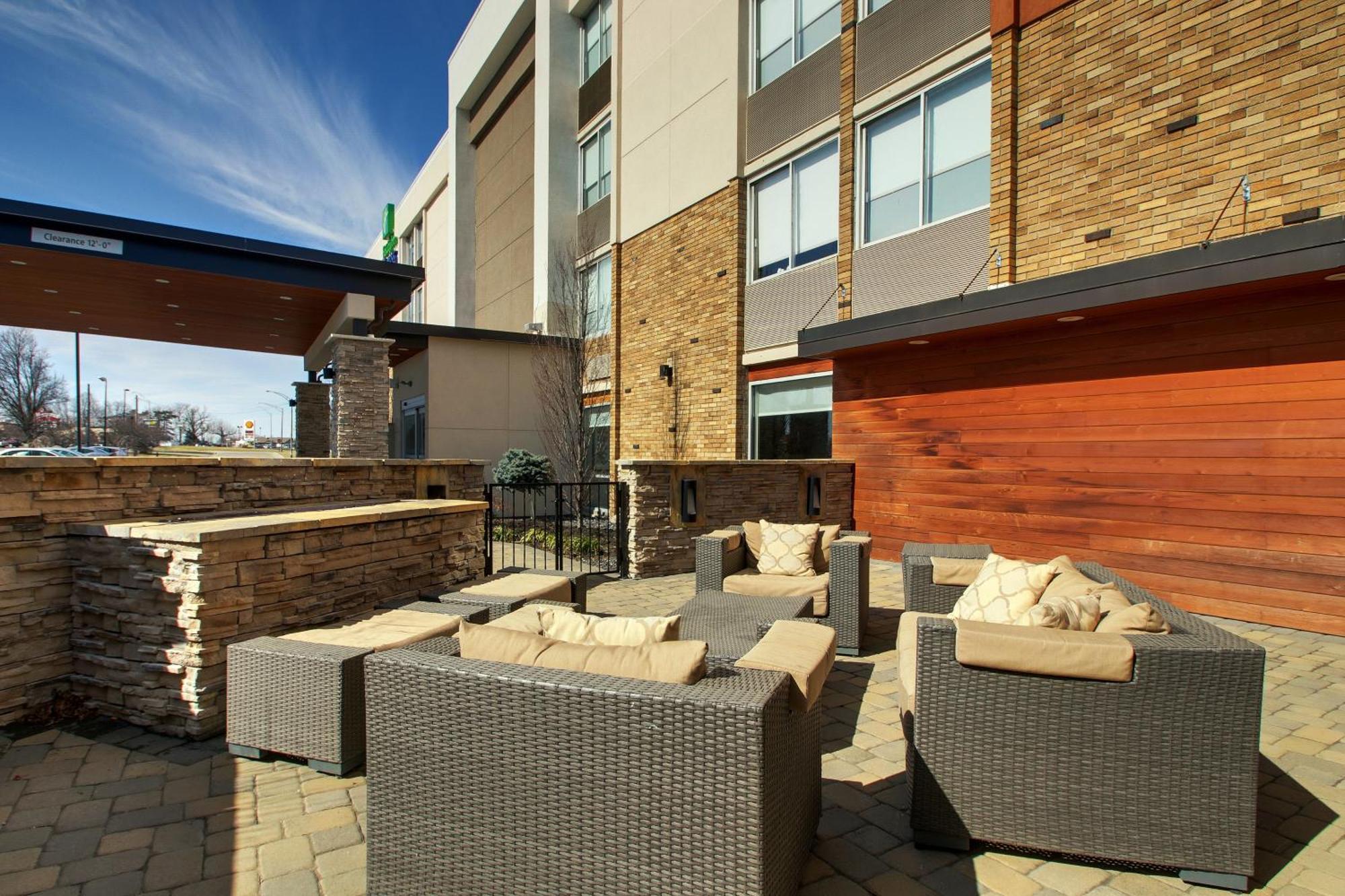 Holiday Inn Express & Suites Wapakoneta By Ihg מראה חיצוני תמונה